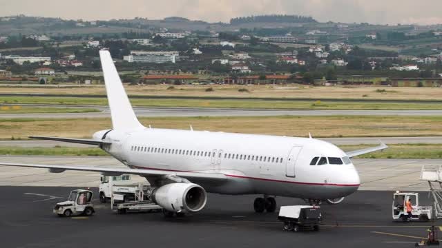 A Busy Airport : Stock Video