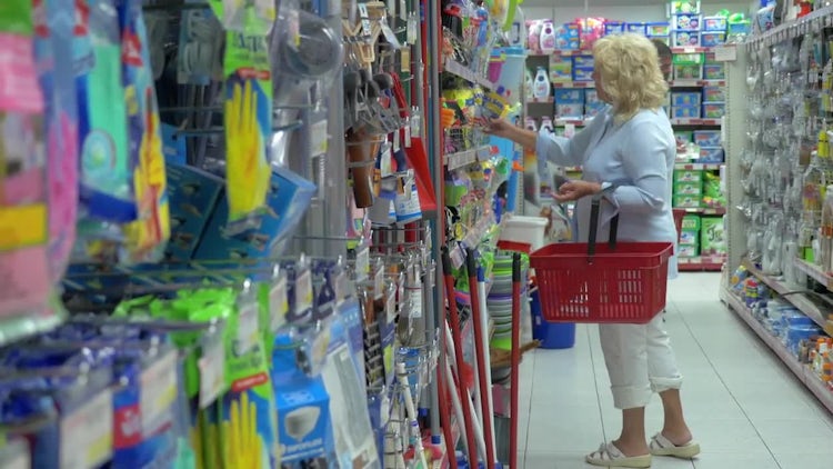 Old Lady Shopping At Supermarket : Stock Video