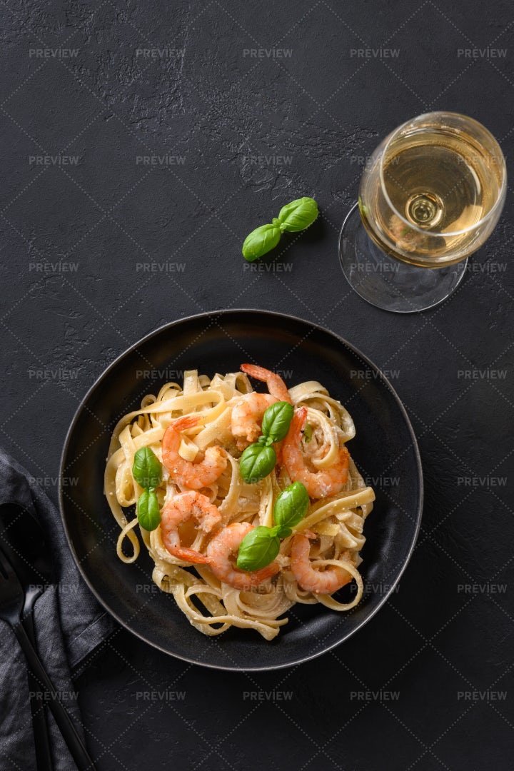 Italian Pasta With Shrimp: Stock Photos