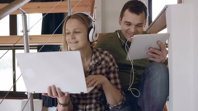Enjoying Music On Gadgets: Stock Video