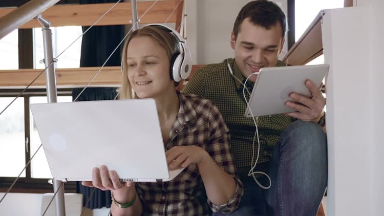 Enjoying Music On Gadgets: Stock Video