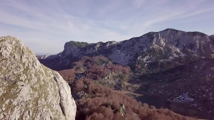 Beautiful Mountain In Autumn: Stock Video