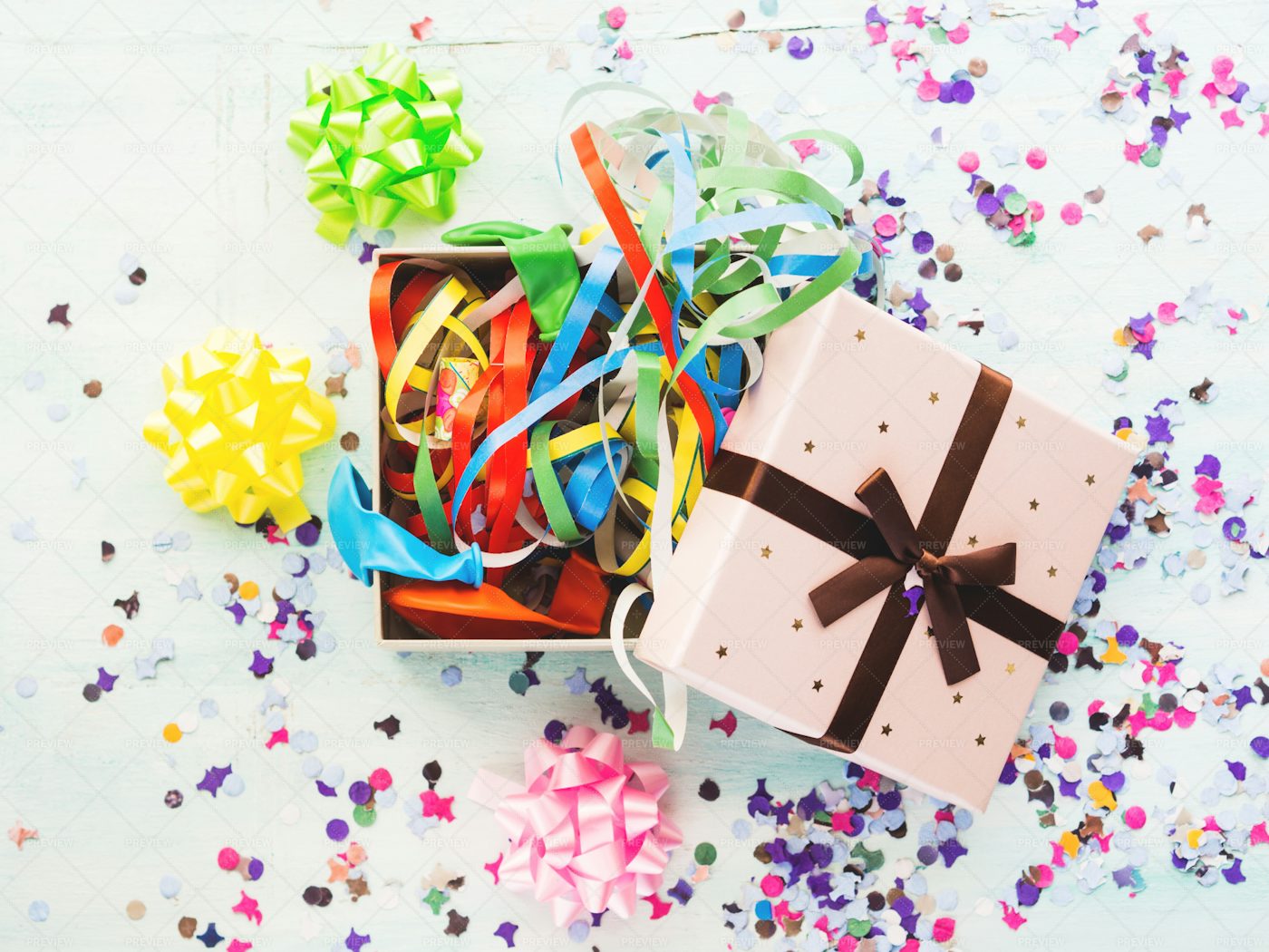 Gift Box With Streamers: Stock Photos