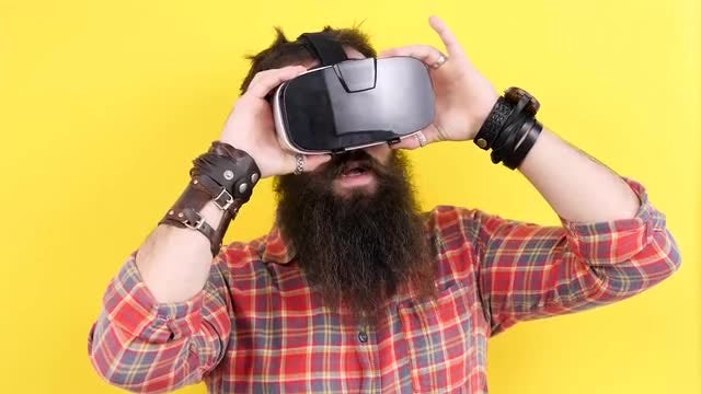 Man Wearing Virtual Reality Headset : Stock Video