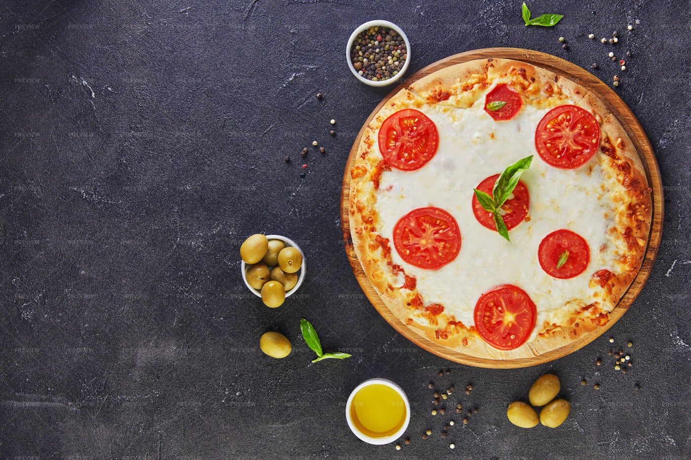 Italian Pizza: Stock Photos