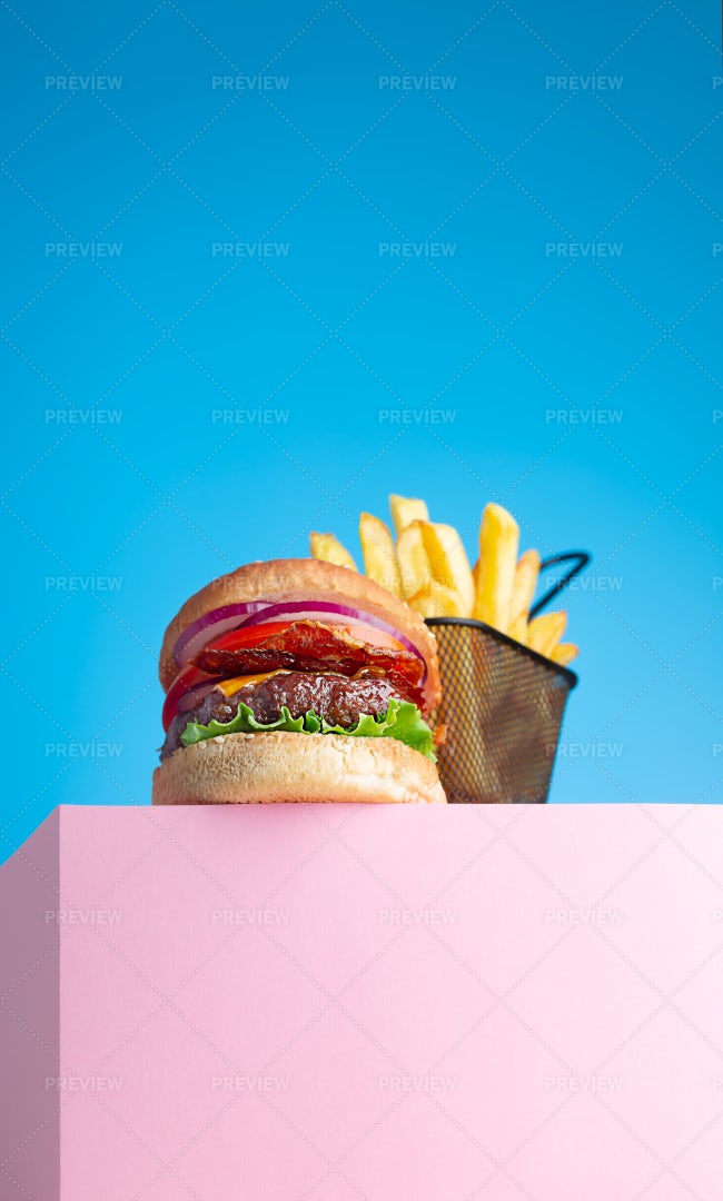 Hamburger And Chips: Stock Photos