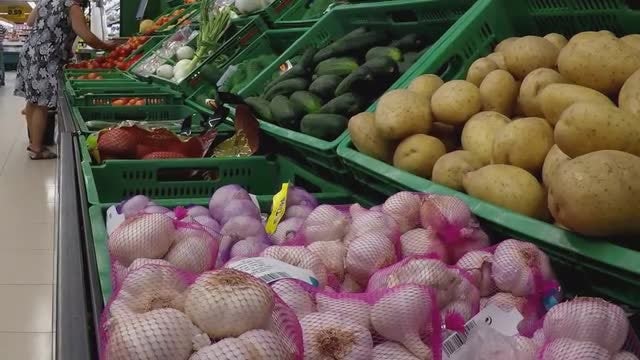 Fruits And Vegetables On Display: Stock Video
