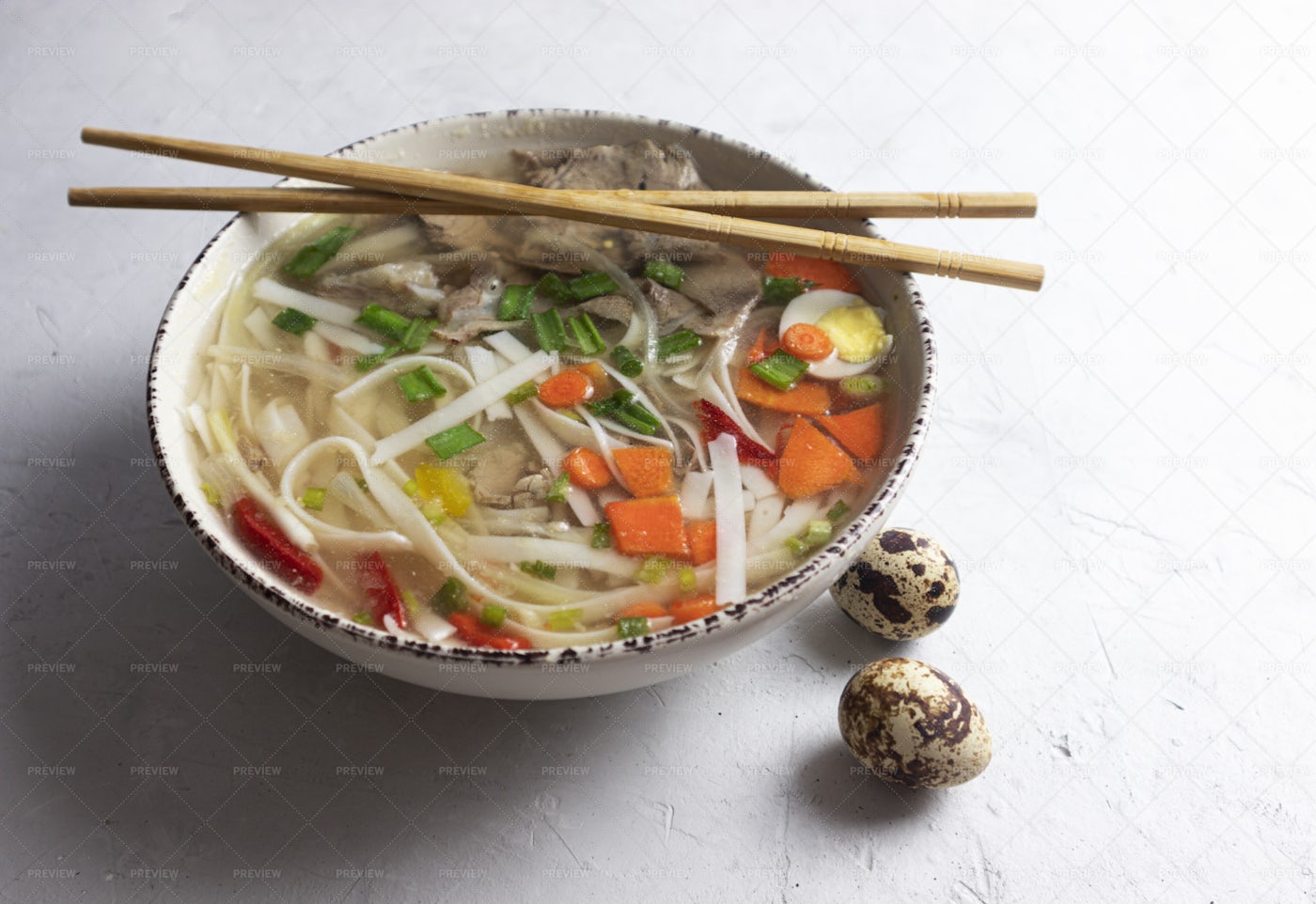 Spicy Asian Noodle Soup: Stock Photos