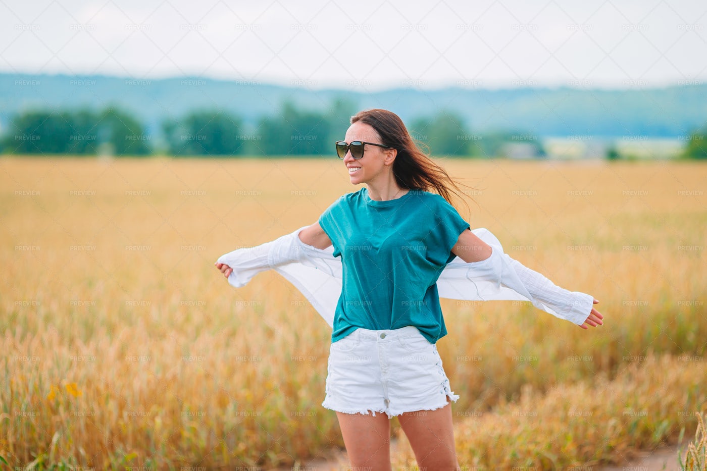 Girl In A Wheat Field: Stock Photos