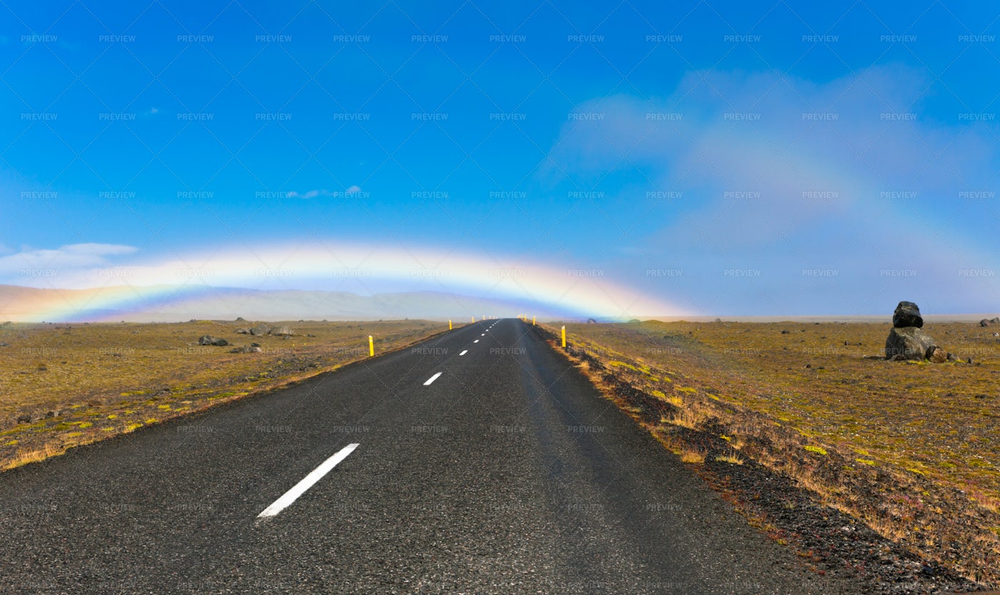 Icelandic Road Landscape: Stock Photos