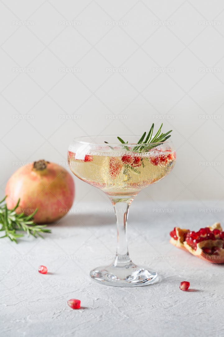 Sparkling Wine At Christmas: Stock Photos