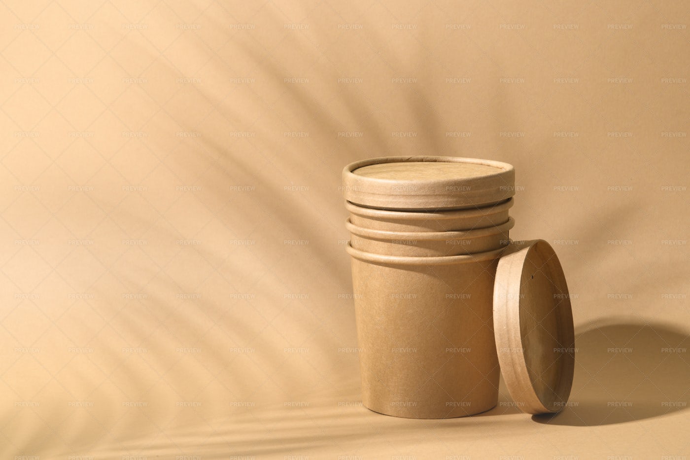 Craft Paper Soup Cup: Stock Photos