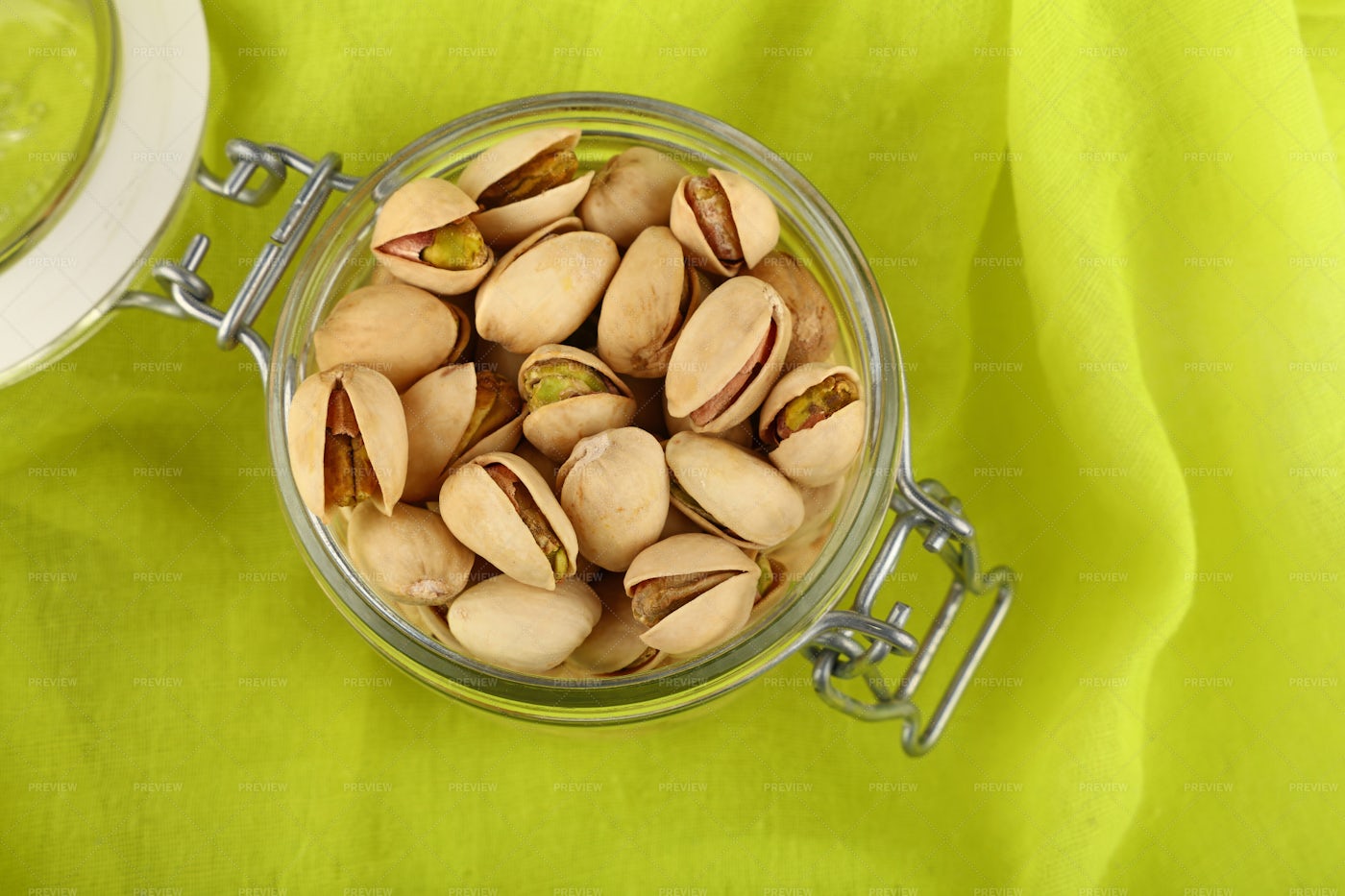 Pistachio Nuts: Stock Photos
