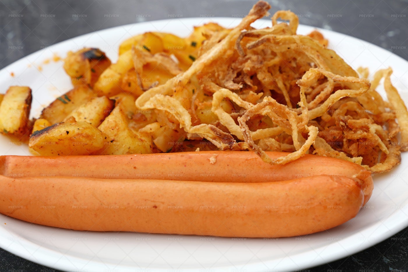 Sausages With Roasted Potatos: Stock Photos