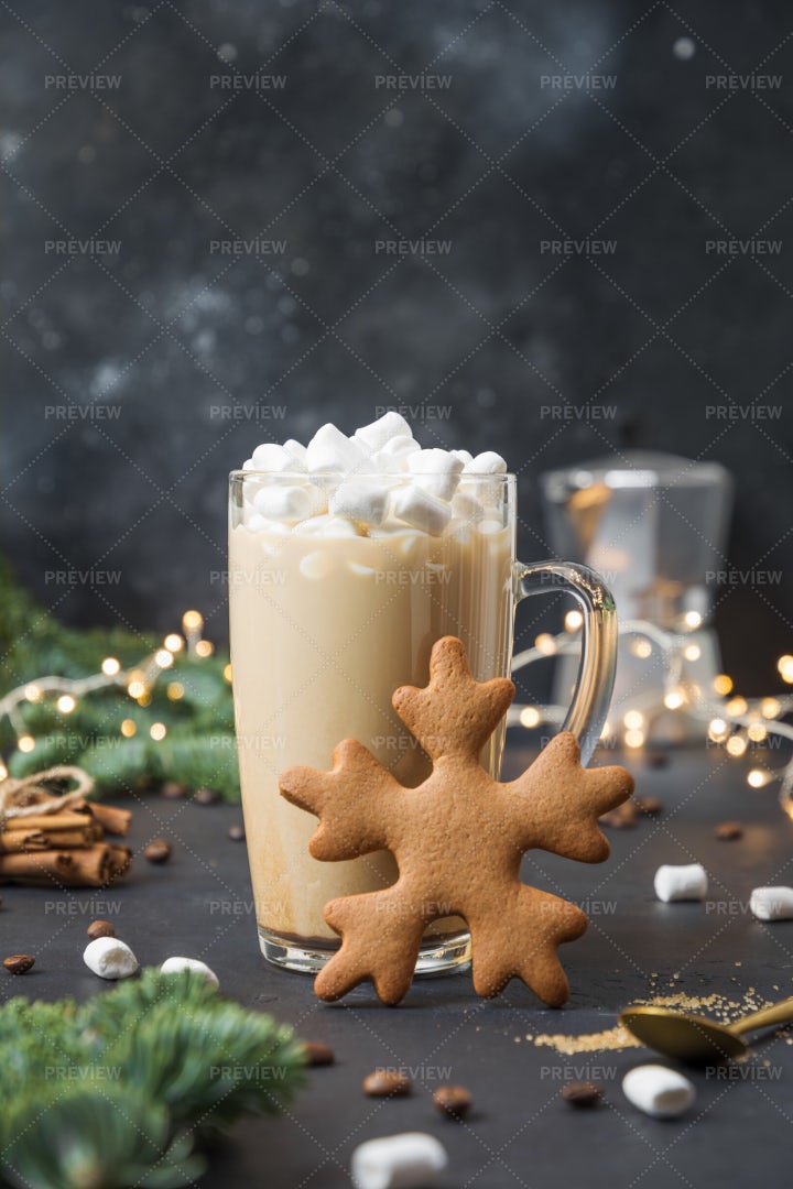 Christmas Coffee With Marshmallow: Stock Photos