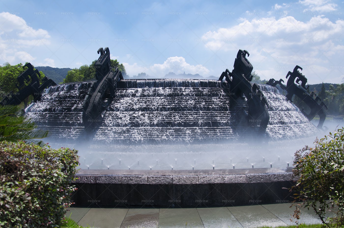 Dragon Water Fountain: Stock Photos