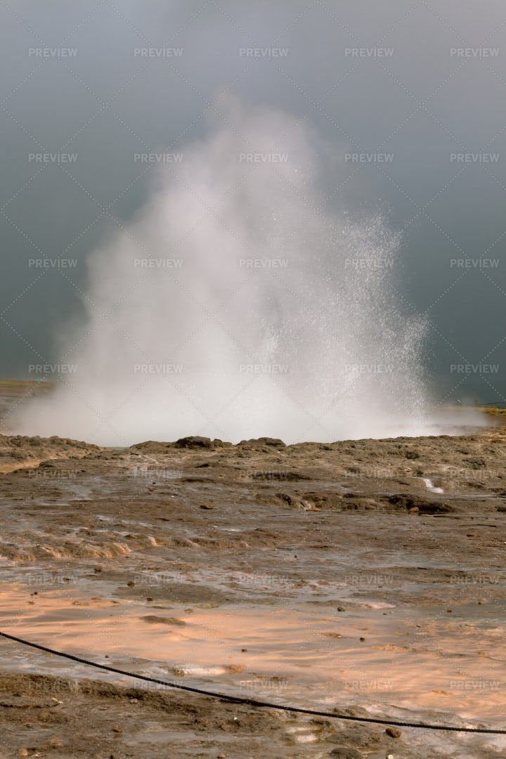Geyser Eruption: Stock Photos