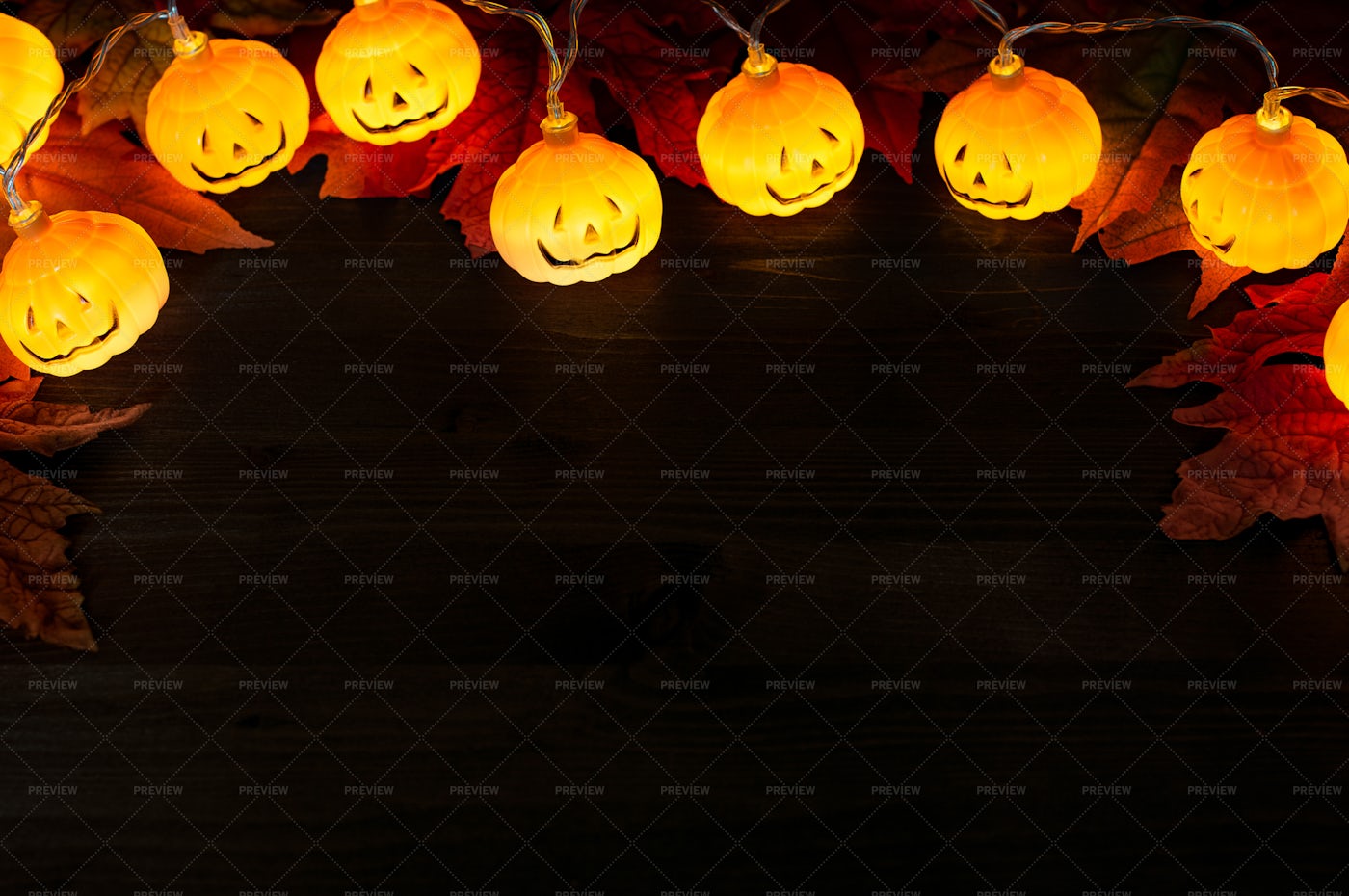 Garland Of Halloween Pumpkins: Stock Photos