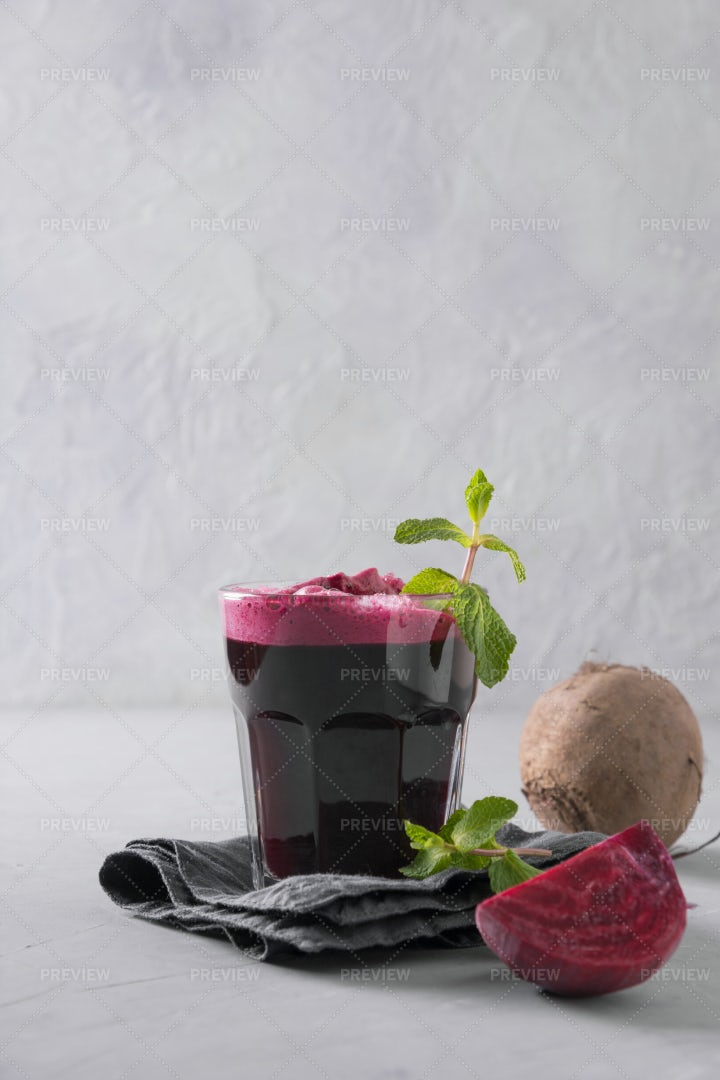 Beetroot Juice: Stock Photos