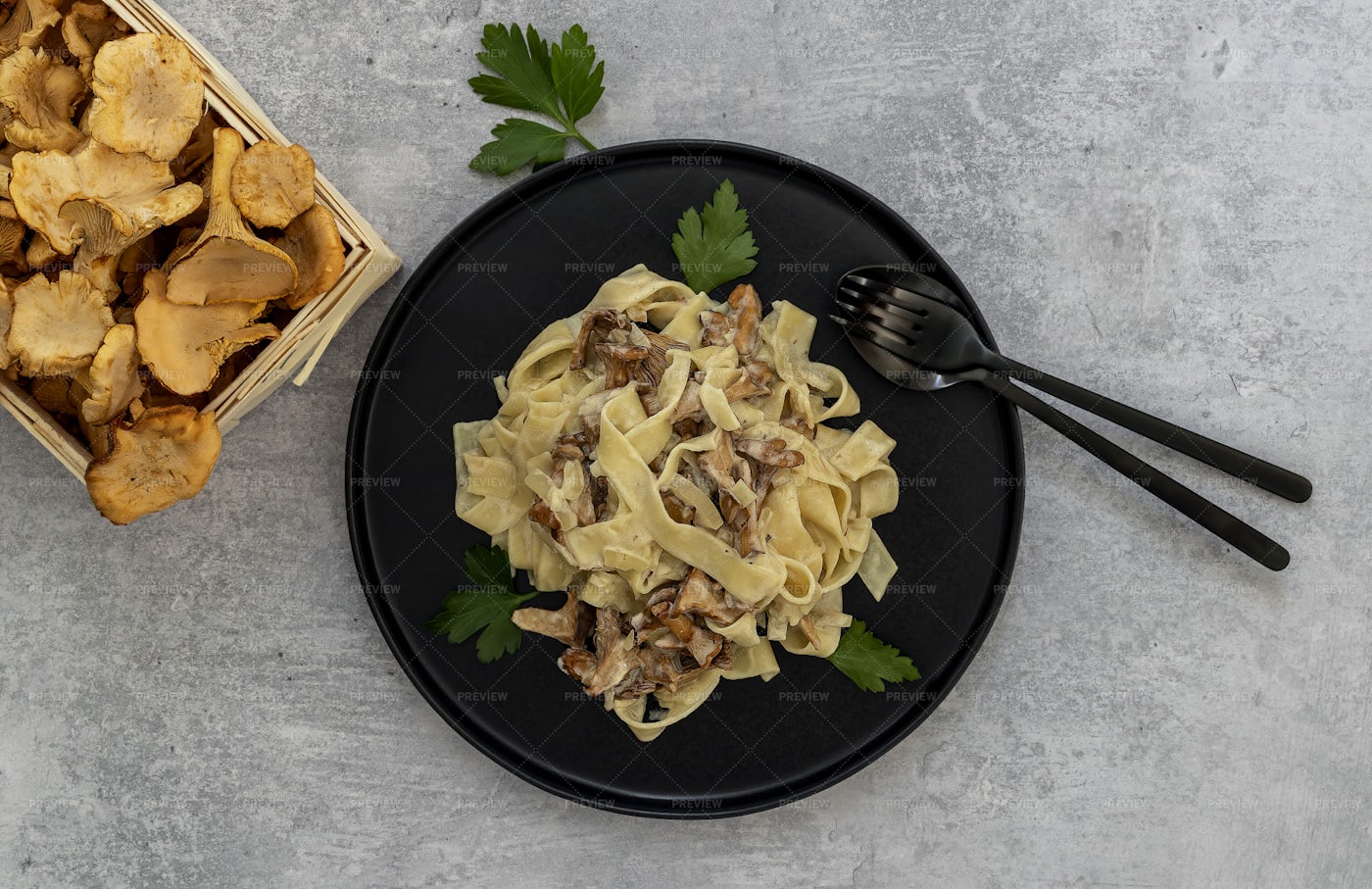 Chanterelle Mushrooms And Pasta: Stock Photos