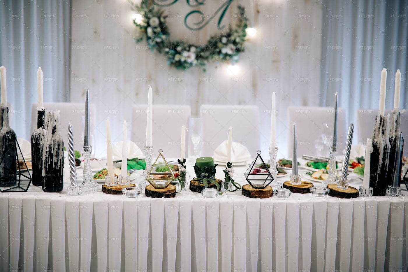 The Head Wedding Table: Stock Photos
