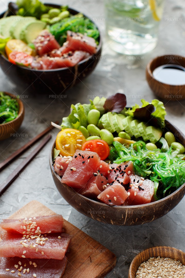 Tuna Poke Bowl: Stock Photos