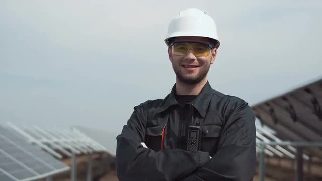 Solar Energy Worker : Stock Video