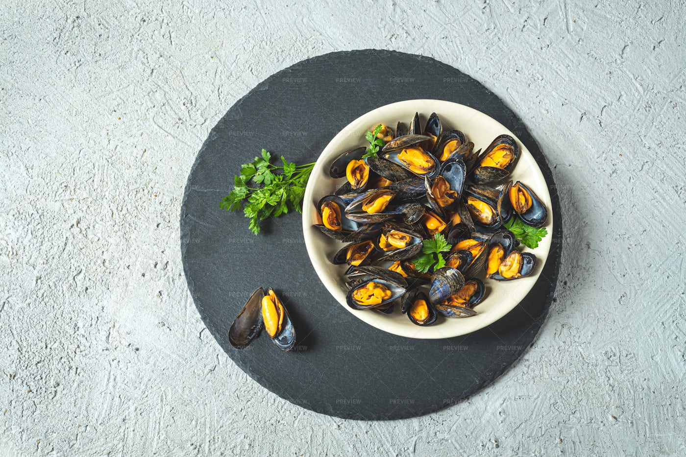 Mussels On Plate: Stock Photos