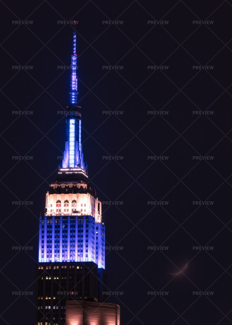 Crescent Moon And Empire State: Stock Photos