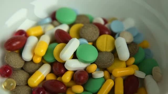 Pouring Many Pills : Stock Video