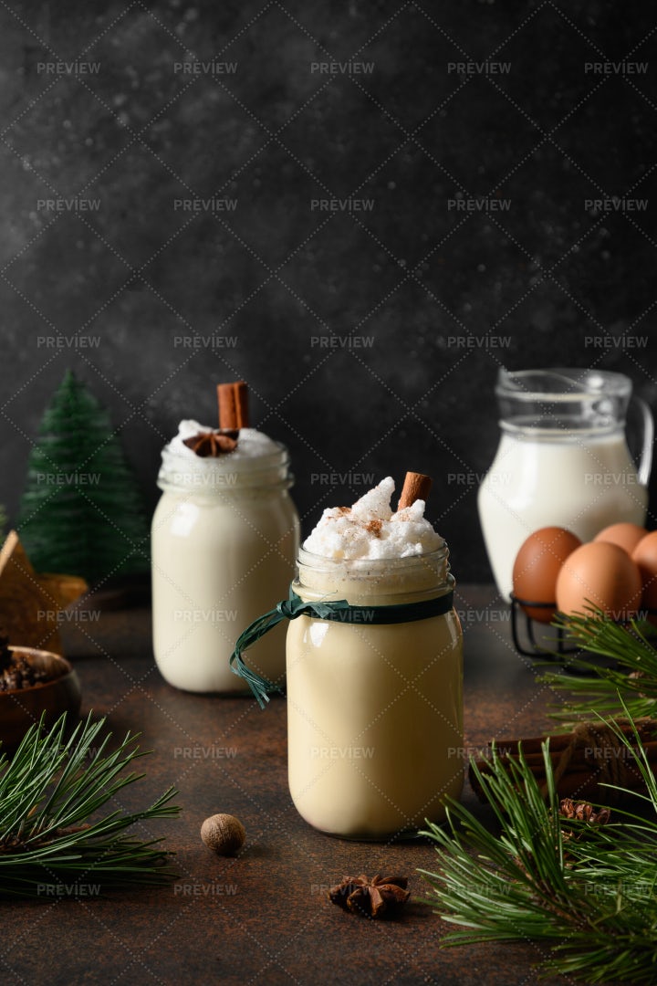 Eggnog With Spices: Stock Photos