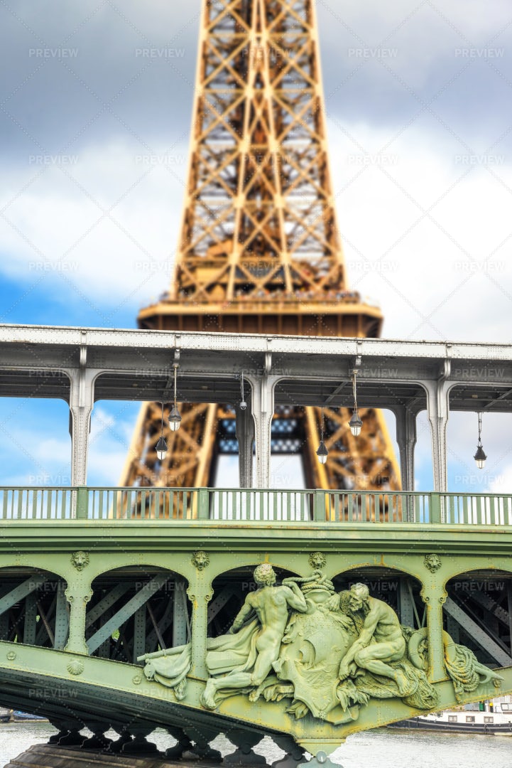 View Of Eiffel Tower: Stock Photos