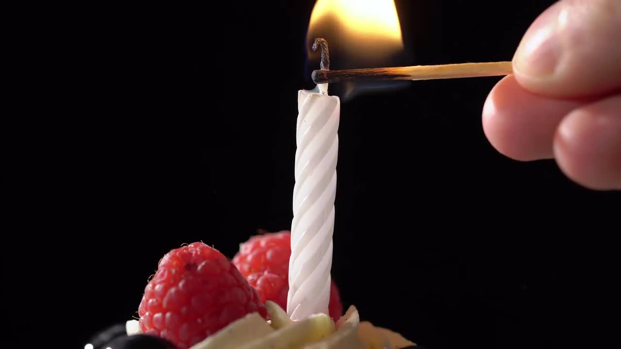 Has COVID-19 ruined birthday candles? One expert thinks so | CTV News