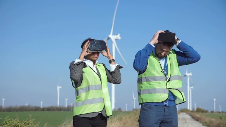 Engineers In Virtual Reality Googles: Stock Video