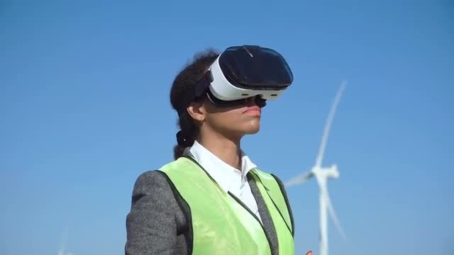 Woman Engineer With VR Headset: Stock Video