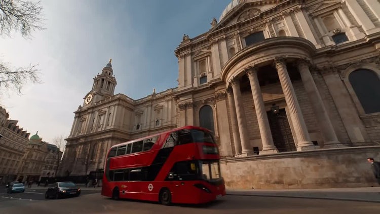 Panning Shot Of St. Paul's Cathedral : Stock Video