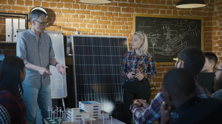 People Collaborating On Alternative Manufacturing : Stock Video