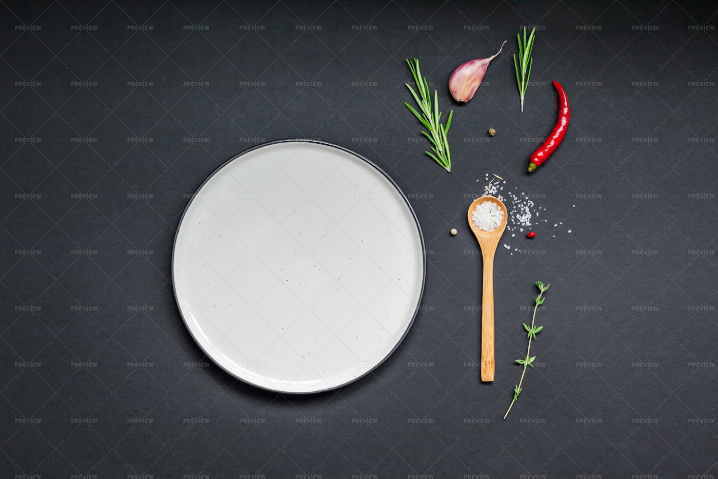 Empty Plate Mockup: Stock Photos