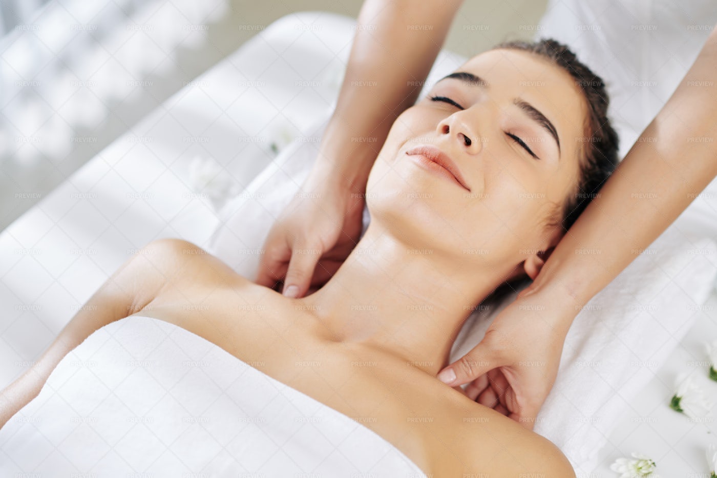 Therapeutic Shoulder Massage: Stock Photos