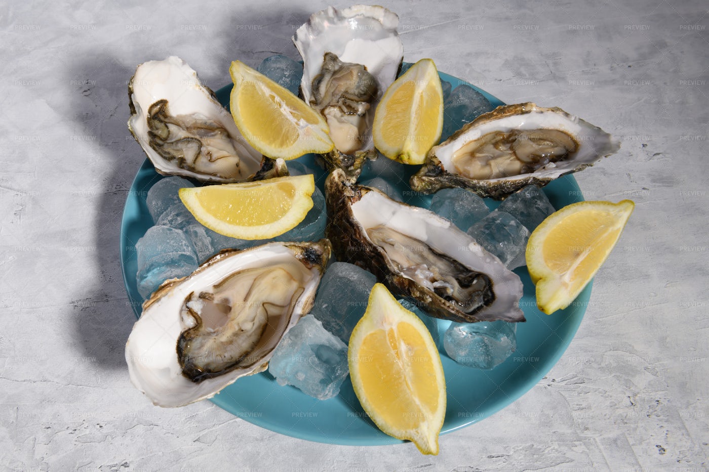Oysters On A Plate: Stock Photos