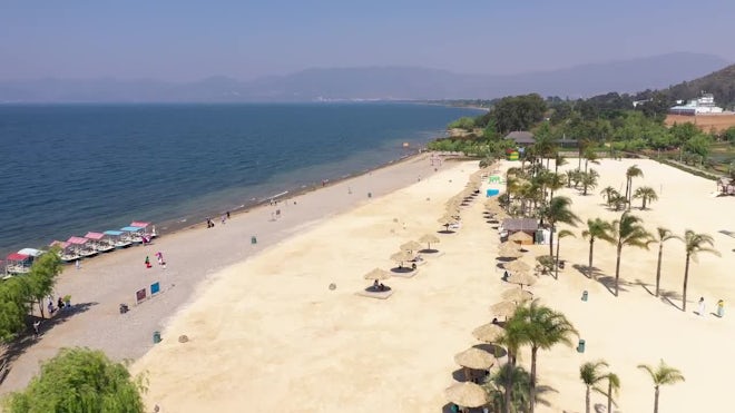 Aerial photo shows tourists enjoying summer time on the beach in Fuzhou  City, southeast China's Fujian Province, 6 August, 2023. (Photo by  ChinaImages/Sipa USA) Credit: Sipa US/Alamy Live News Stock Photo 